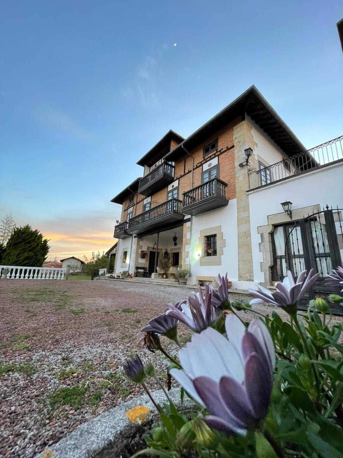 Hotel Palacio La Casona De Cerrazo Екстериор снимка